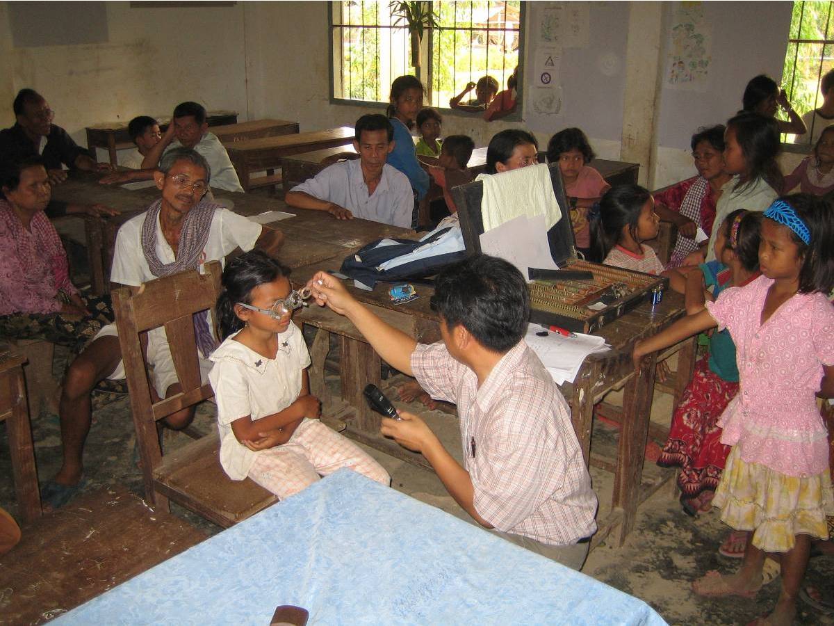 Screening schoolchildren in Cambodia www.seva.ca